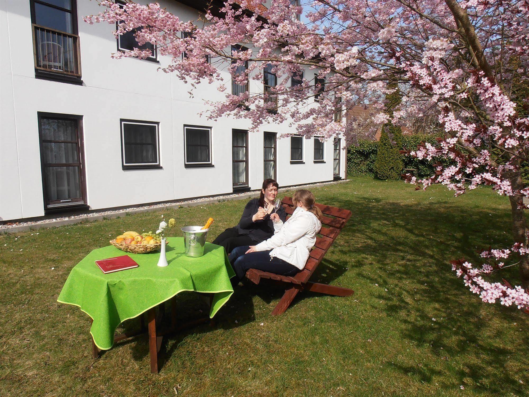 Lindenhotel Stralsund Exterior photo